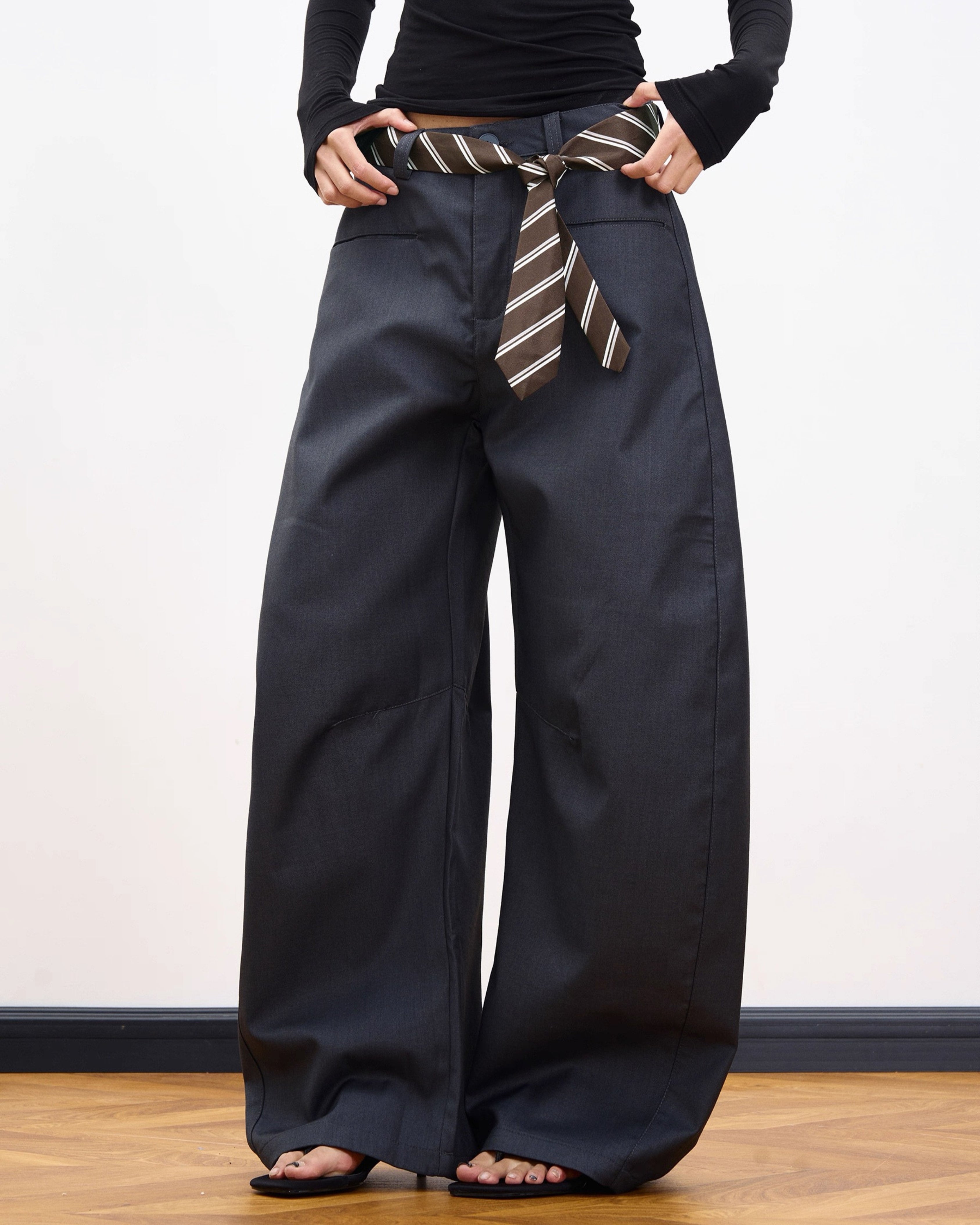 Dark grey urban pants baggy